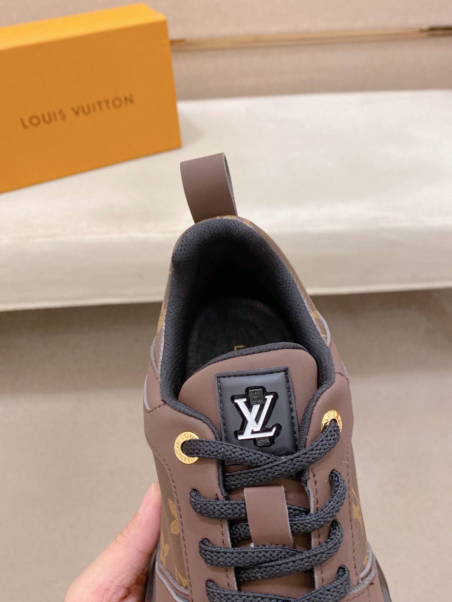 LV 一比一男士運動鞋棕色氣墊經典百搭潮流款｜歐美奢侈品精品推薦