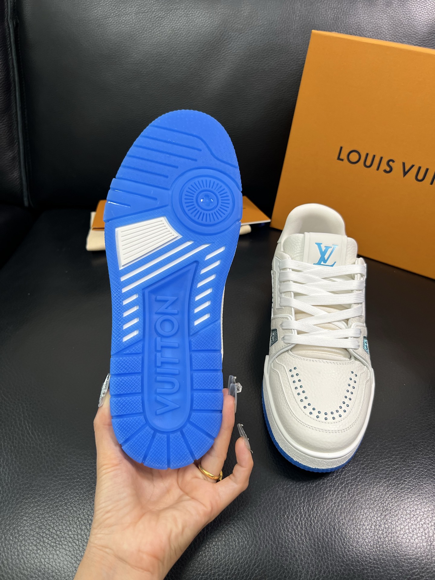 LV 高仿白藍運動鞋 男士活力拼色休閒板鞋｜歐美奢侈品精品推薦