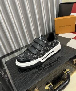 LV 原單男士魔鬼氈運動鞋黑色滿版Monogram潮流款