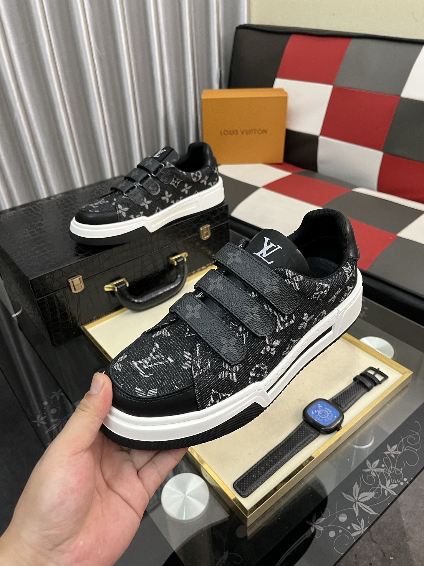 LV 原單男士魔鬼氈運動鞋黑色滿版Monogram潮流款｜歐美奢侈品精品推薦