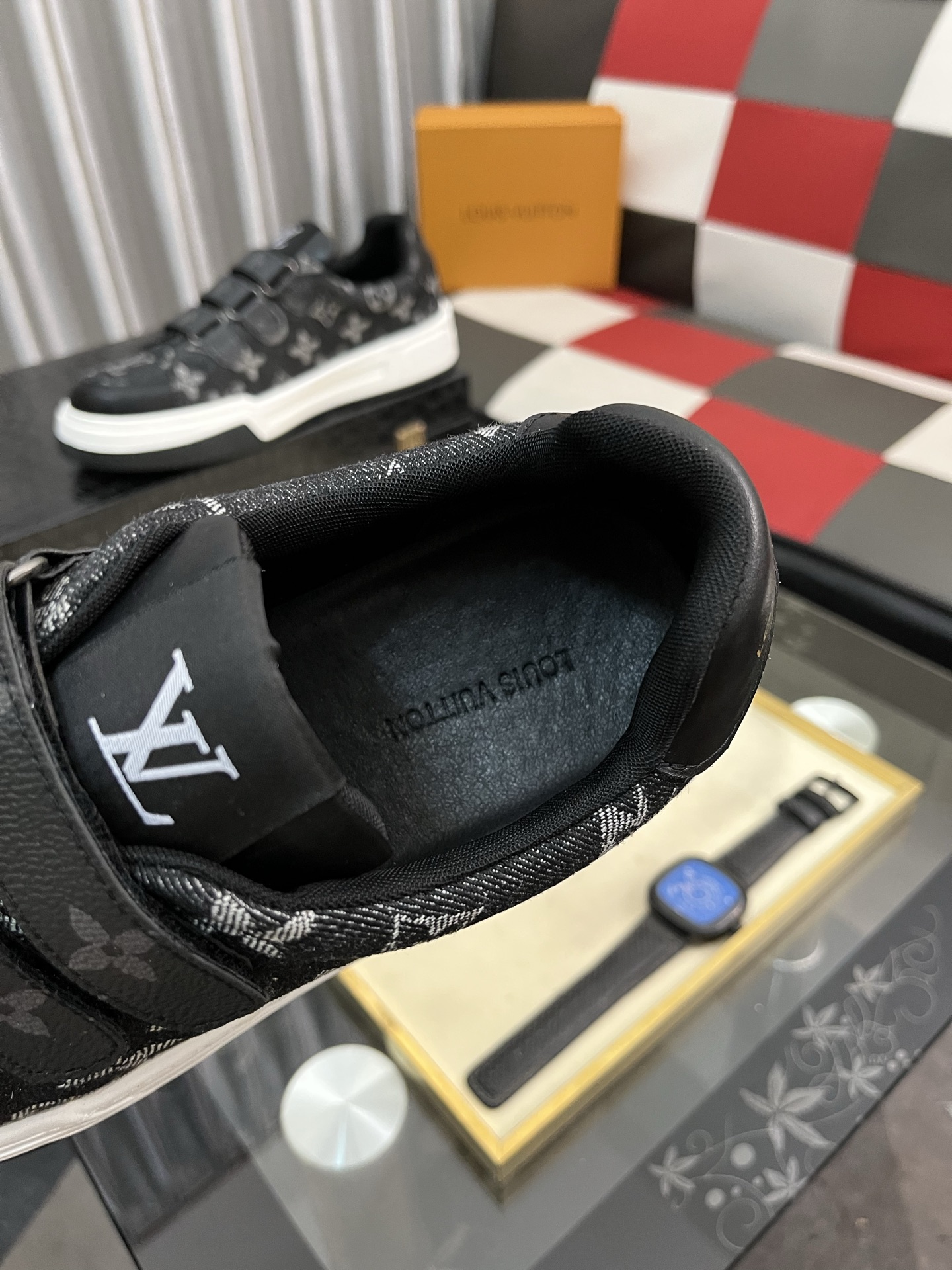 LV 原單男士魔鬼氈運動鞋黑色滿版Monogram潮流款｜歐美奢侈品精品推薦