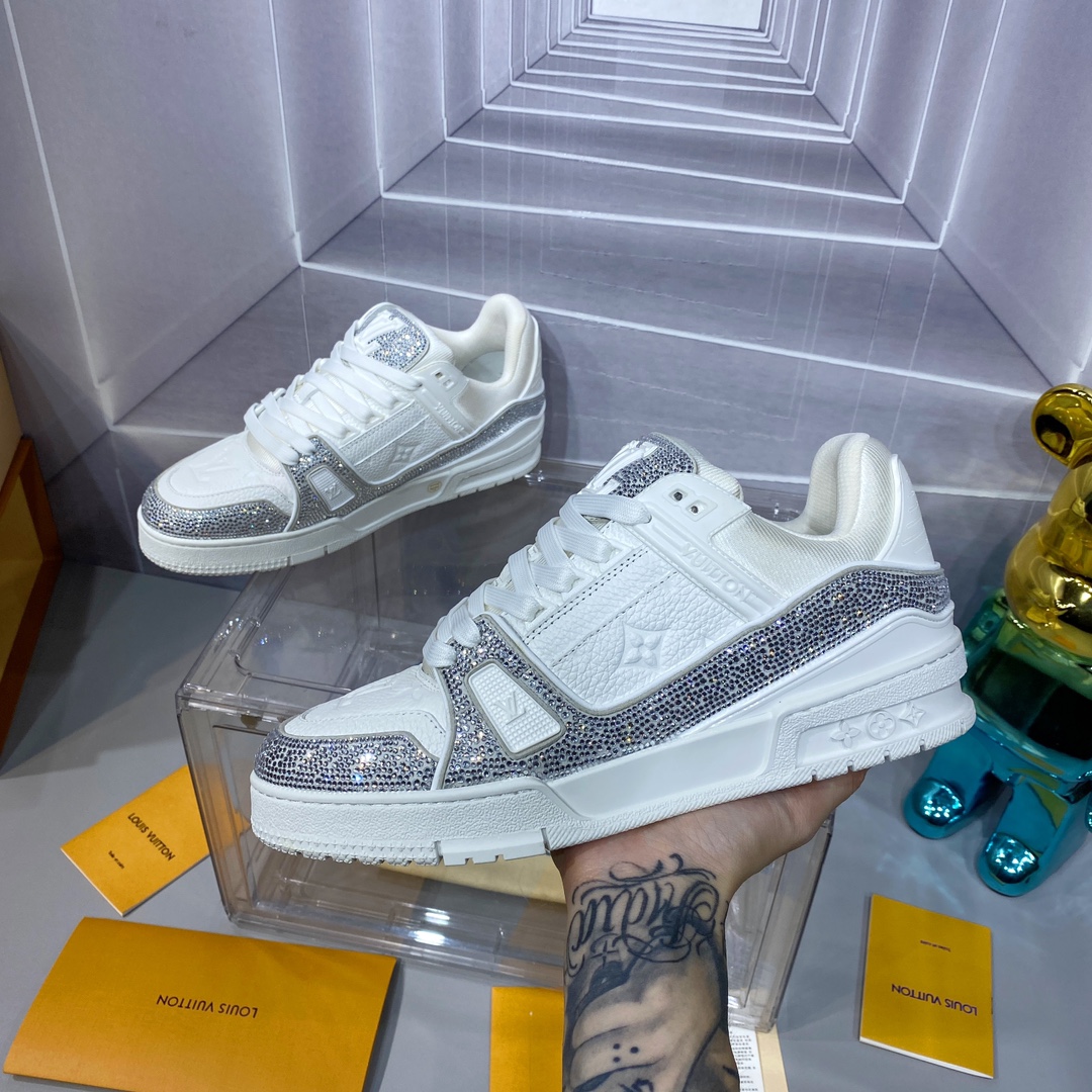 LV 一比一男士運動鞋白銀拼接蛇紋時尚潮流鞋款｜歐美奢侈品精品推薦