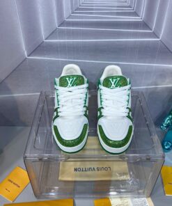 LV 精品仿製男士運動鞋綠白配色鑽飾百搭款