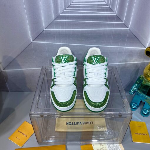 LV 精品仿製男士運動鞋綠白配色鑽飾百搭款