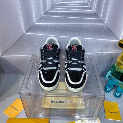 LV 一比一 Trainer 黑鑽運動鞋紅標點綴百搭款