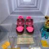 LV 原單 Trainer 粉黑撞色運動鞋亮眼設計款｜歐美奢侈品精品推薦