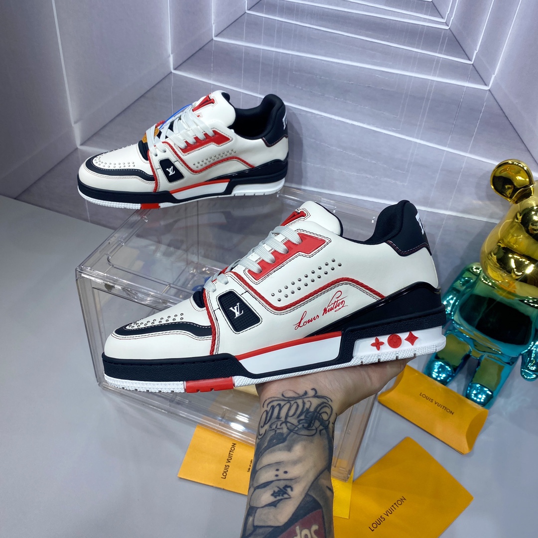 LV 高仿 Trainer 白黑紅拼色運動鞋 潮流百搭款｜歐美奢侈品精品推薦
