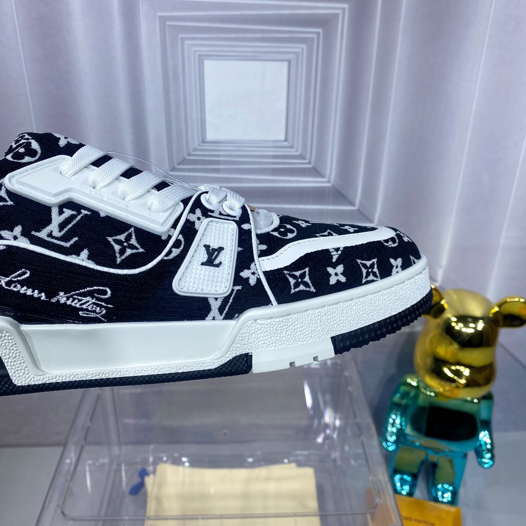 LV A貨 Trainer 黑白滿版Monogram運動鞋 潮流街頭款｜歐美奢侈品精品推薦
