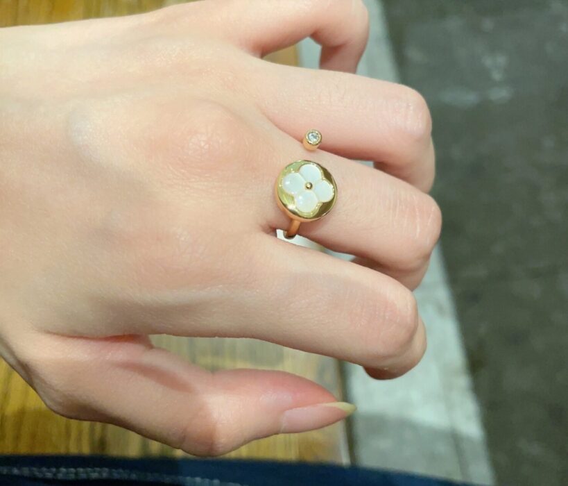 高仿饰品选购全攻略:品质鉴别与精品推荐|超A仿原單精品圖片 2 高仿饰品选购全攻略:品质鉴别与精品推荐|歐美奢侈品精品推薦