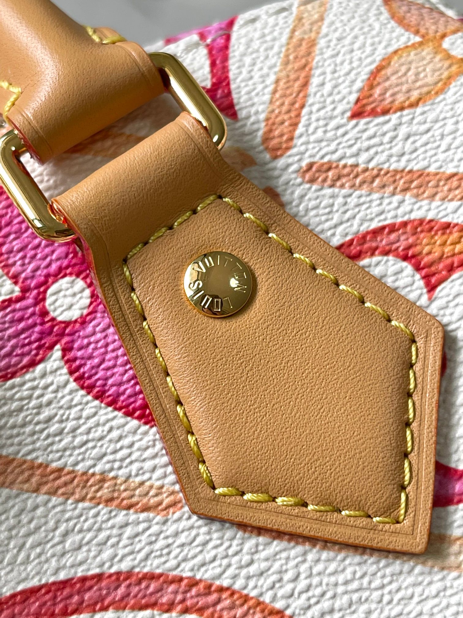 LV 高仿 Monogram 手提包 粉橘撞色 優雅時尚款｜歐美奢侈品精品推薦