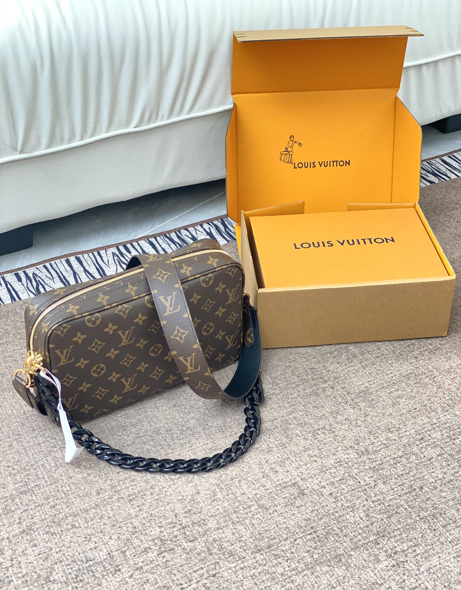 LV 原單 Monogram 斜挎包 經典花紋 百搭設計｜歐美奢侈品精品推薦