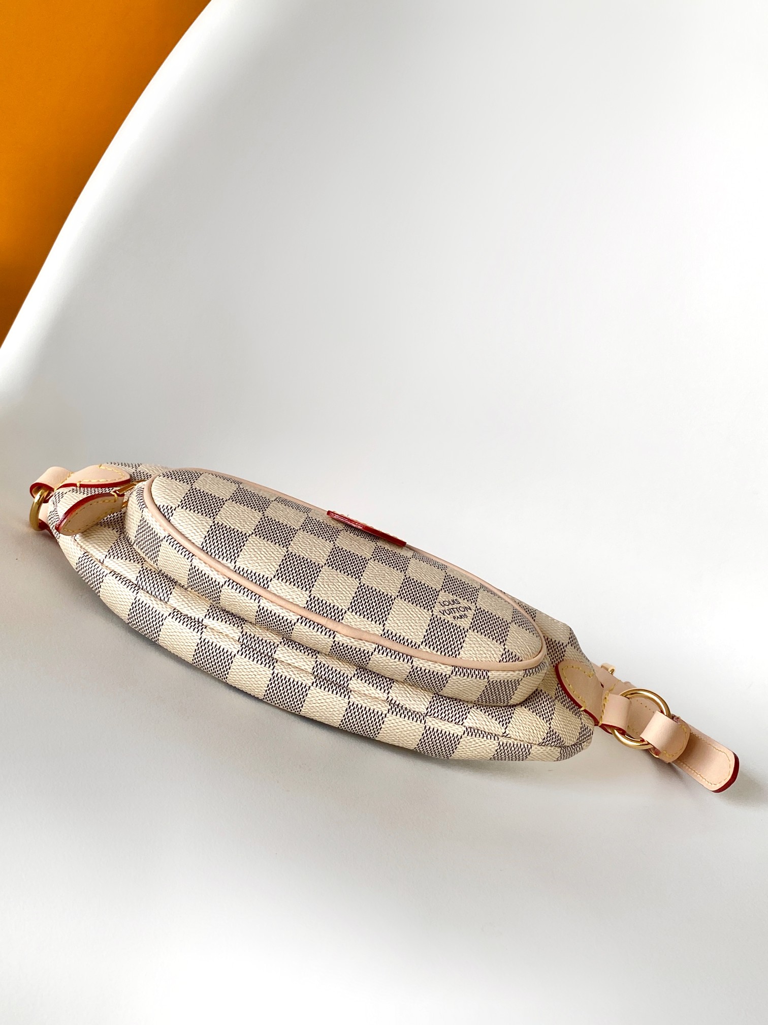 LV 一比一 Damier Azur Bumbag 腰包 經典格紋輕盈款｜歐美奢侈品精品推薦