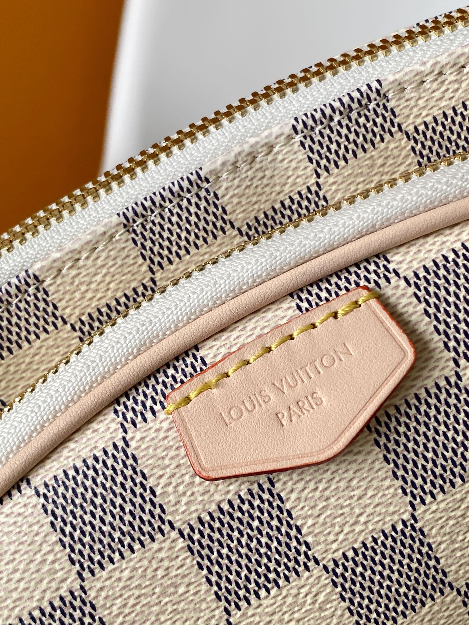 LV 一比一 Damier Azur Bumbag 腰包 經典格紋輕盈款｜歐美奢侈品精品推薦