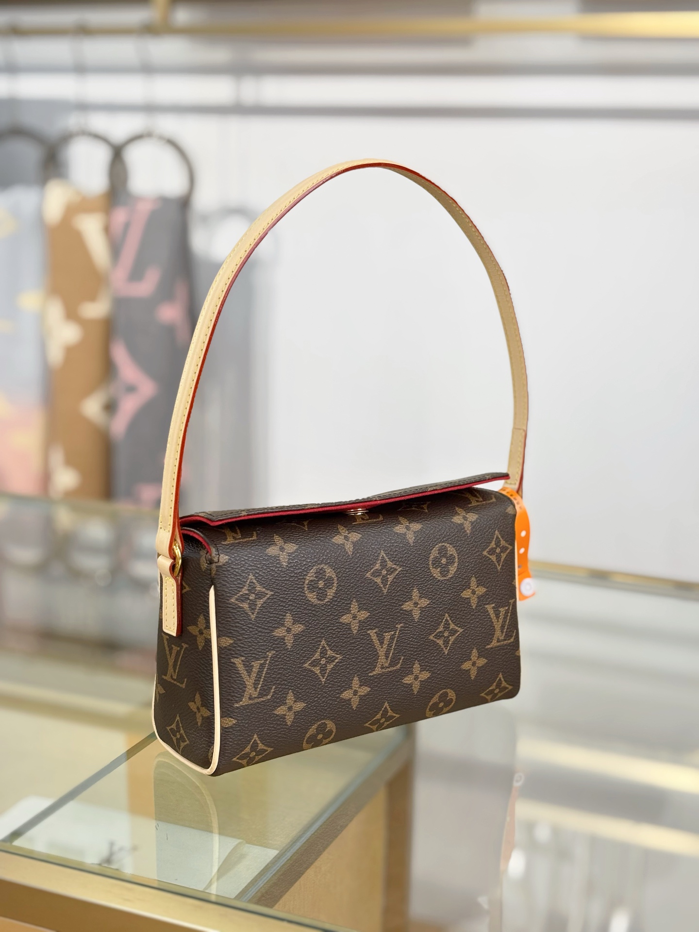LV 精品仿製 Monogram 手提腋下包 經典花紋百搭款｜歐美奢侈品精品推薦