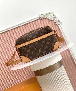 LV 高仿 Monogram 郵差相機包 復古百搭款