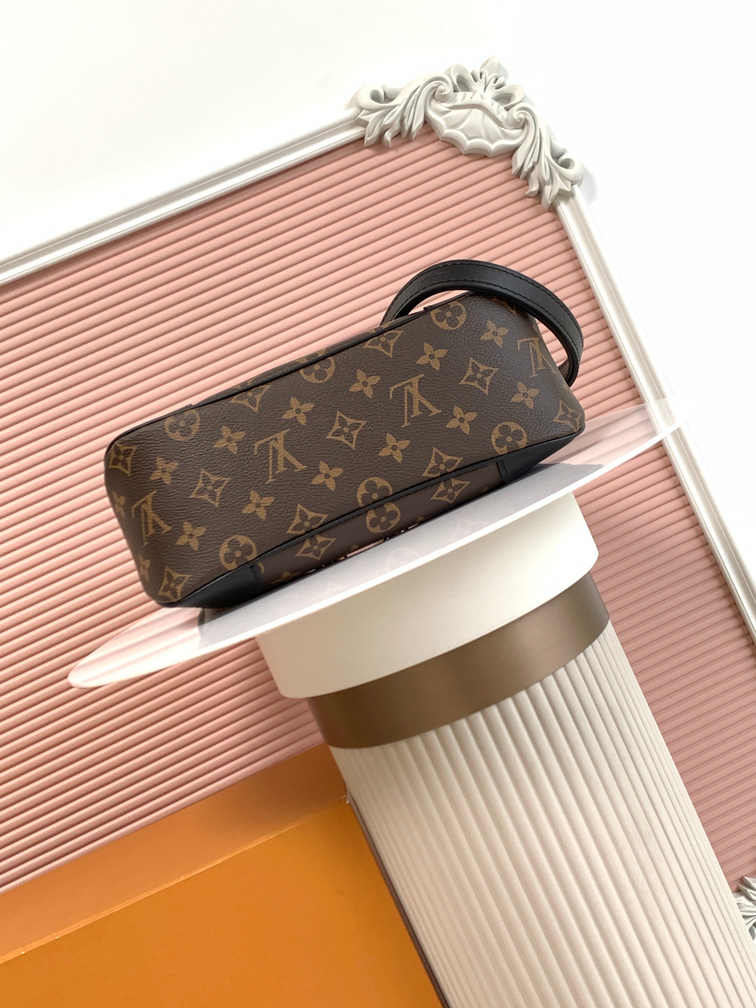 LV 高仿 Monogram 鏈條肩背包 黑色拼皮款｜歐美奢侈品精品推薦