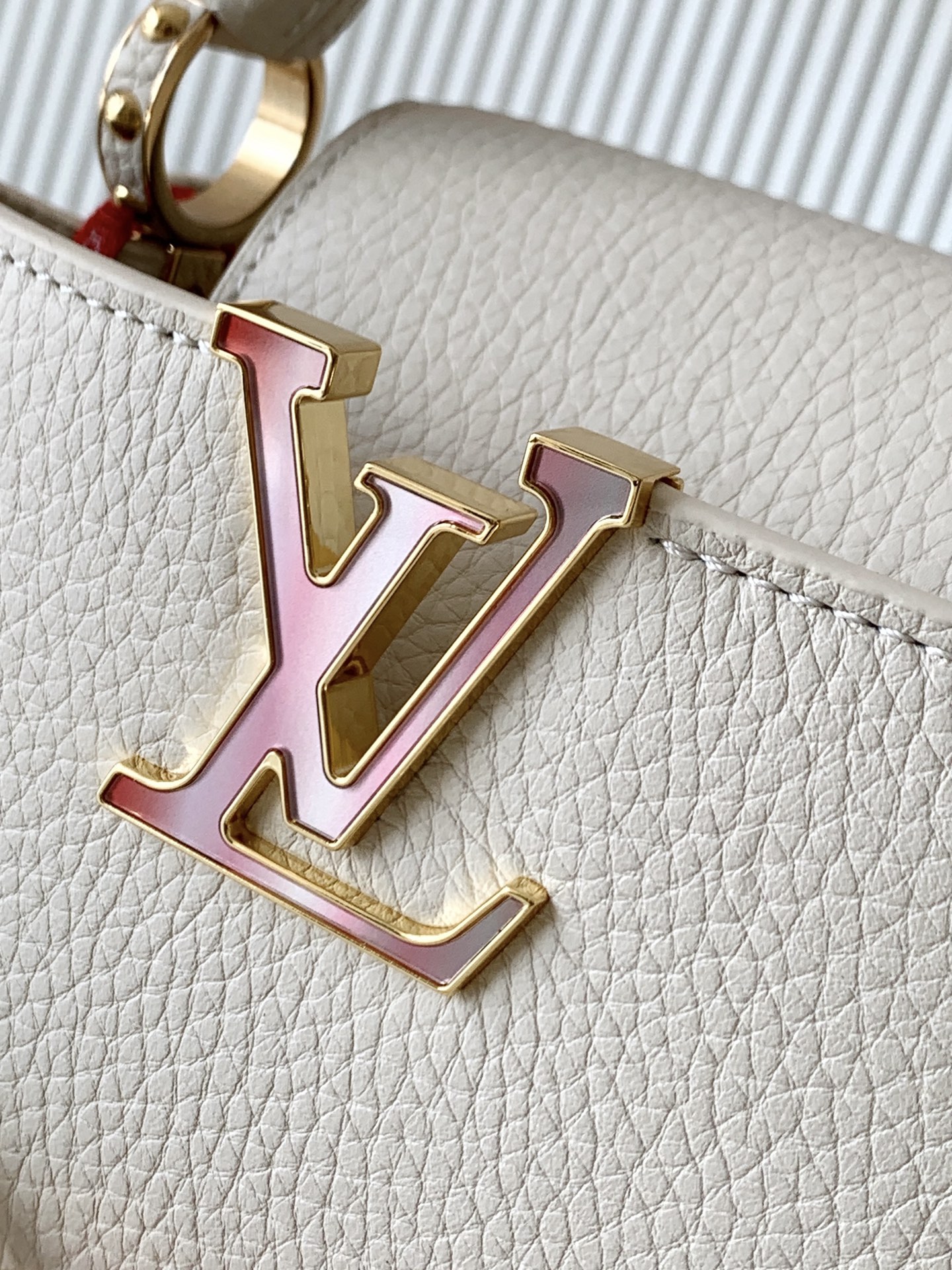 LV 一比一 白色手提包 金鏈條點綴 小巧百搭款｜歐美奢侈品精品推薦