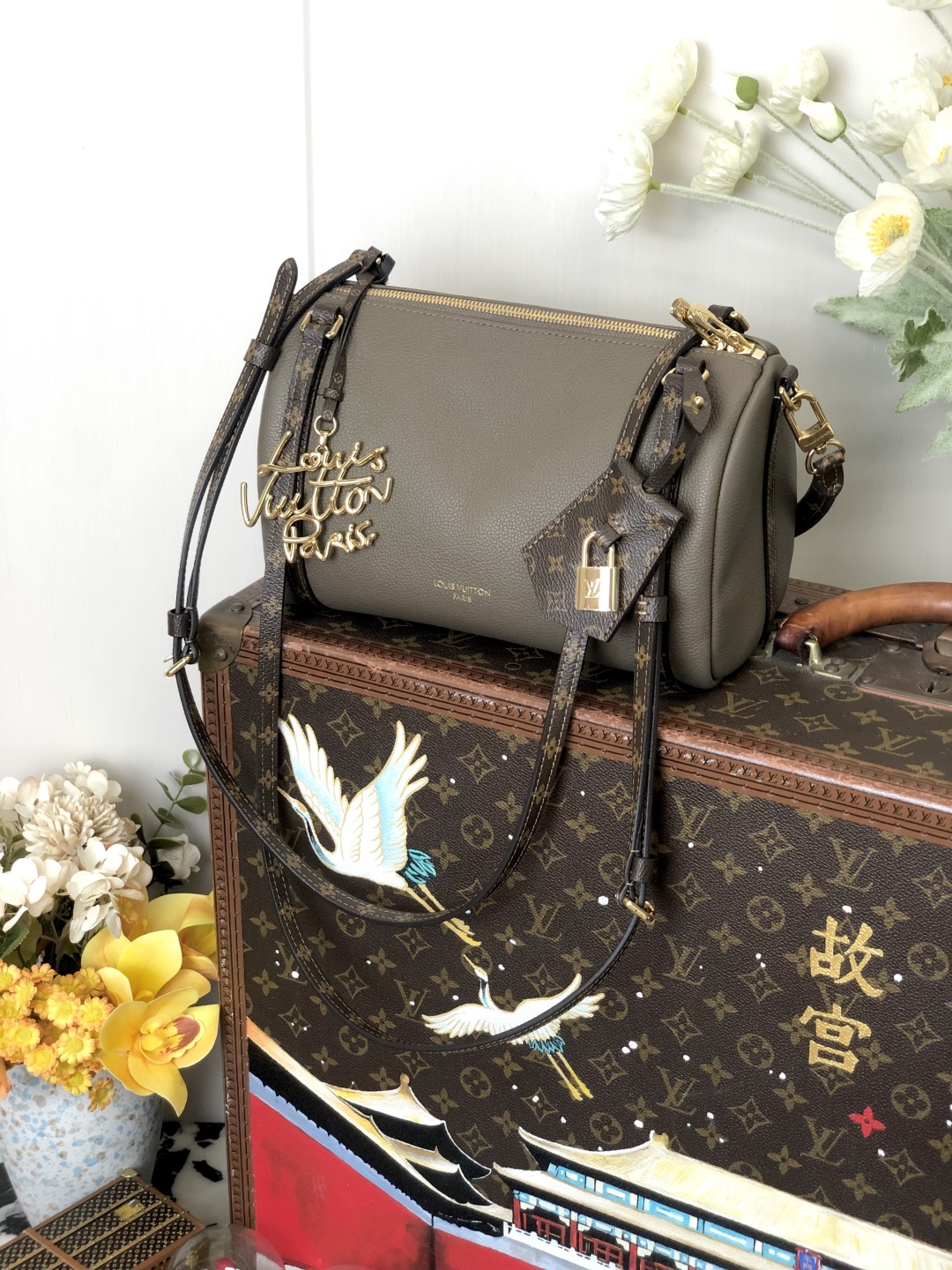 LV 高仿 灰色拼接相機包 Monogram肩帶 百搭款｜歐美奢侈品精品推薦