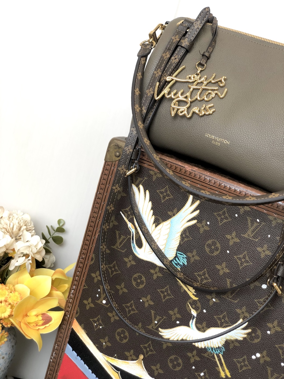 LV 高仿 灰色拼接相機包 Monogram肩帶 百搭款｜歐美奢侈品精品推薦