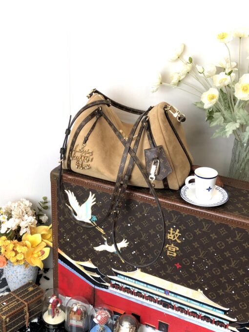 LV 高仿 焦糖麂皮拼接相機包 Monogram肩帶