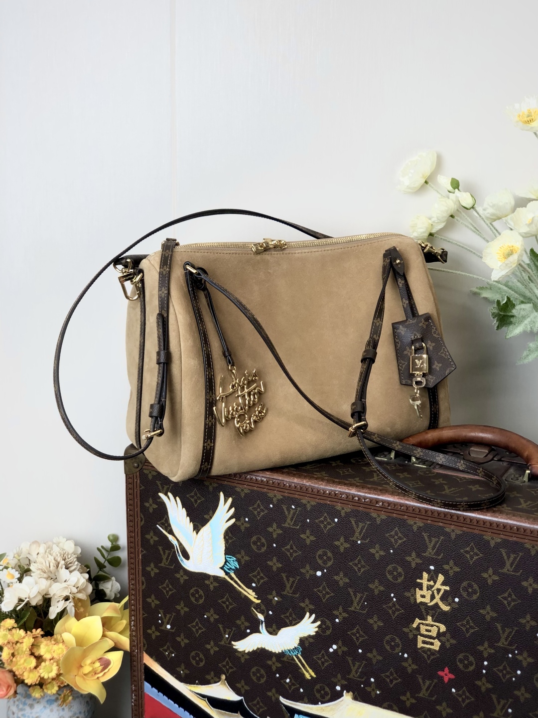 LV 高仿 焦糖麂皮拼接相機包 Monogram肩帶｜歐美奢侈品精品推薦