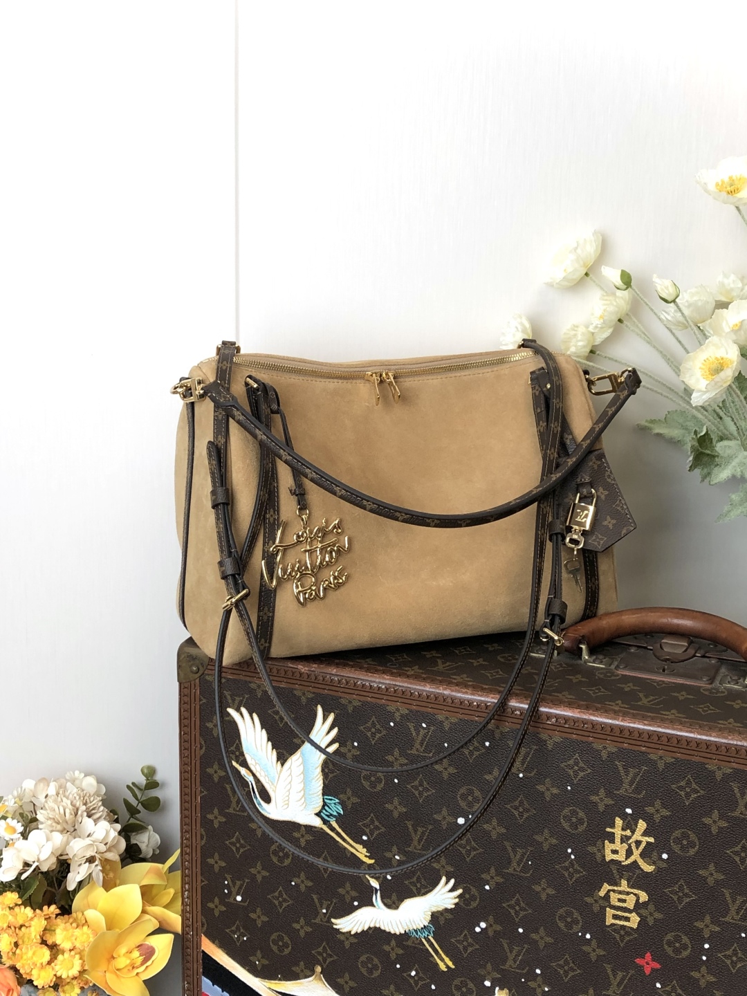 LV 高仿 焦糖麂皮拼接相機包 Monogram肩帶｜歐美奢侈品精品推薦