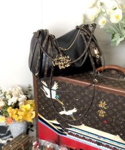 LV 原單 黑色軟皮相機包 Monogram肩帶