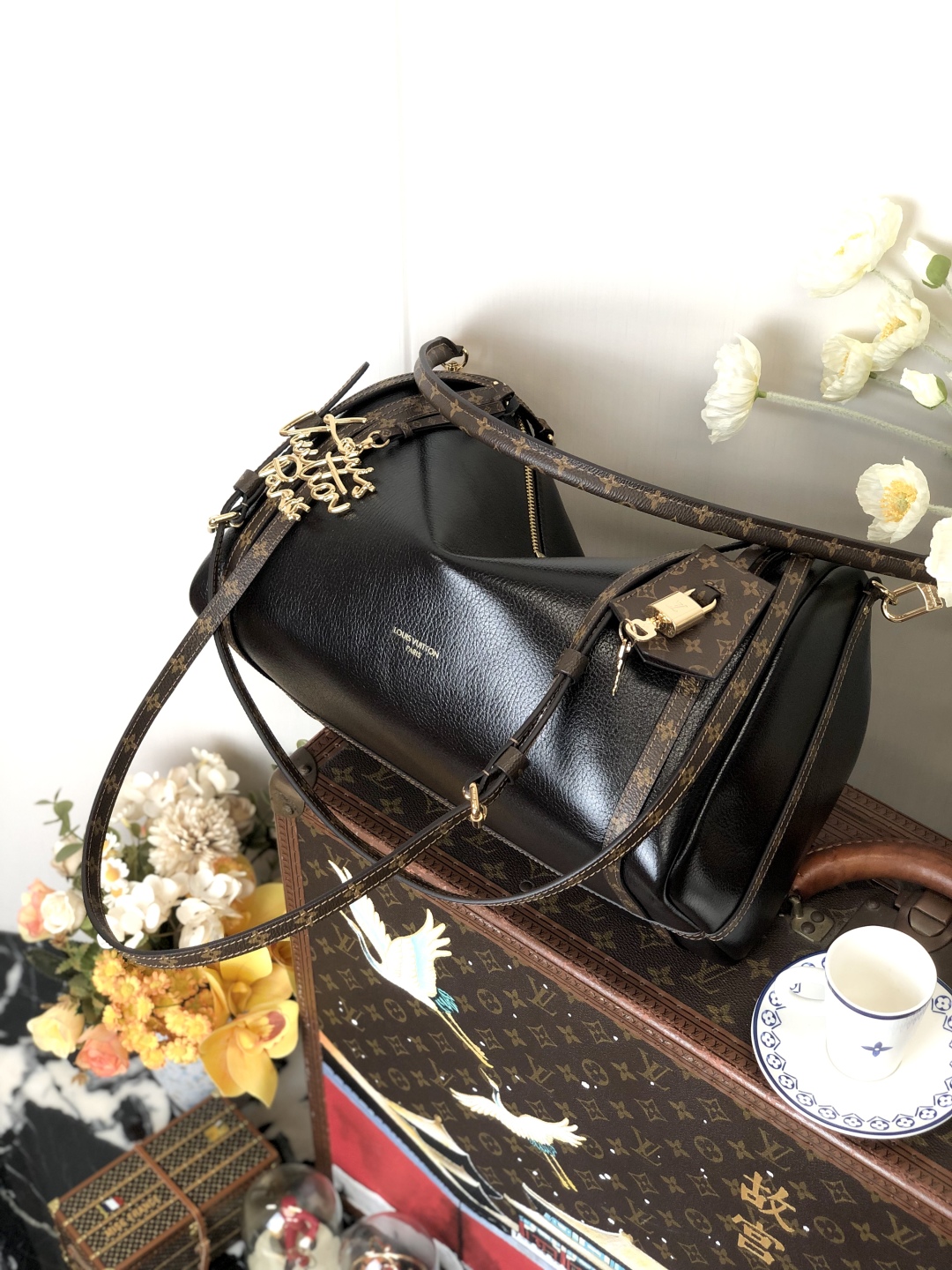 LV 原單 黑色軟皮相機包 Monogram肩帶｜歐美奢侈品精品推薦