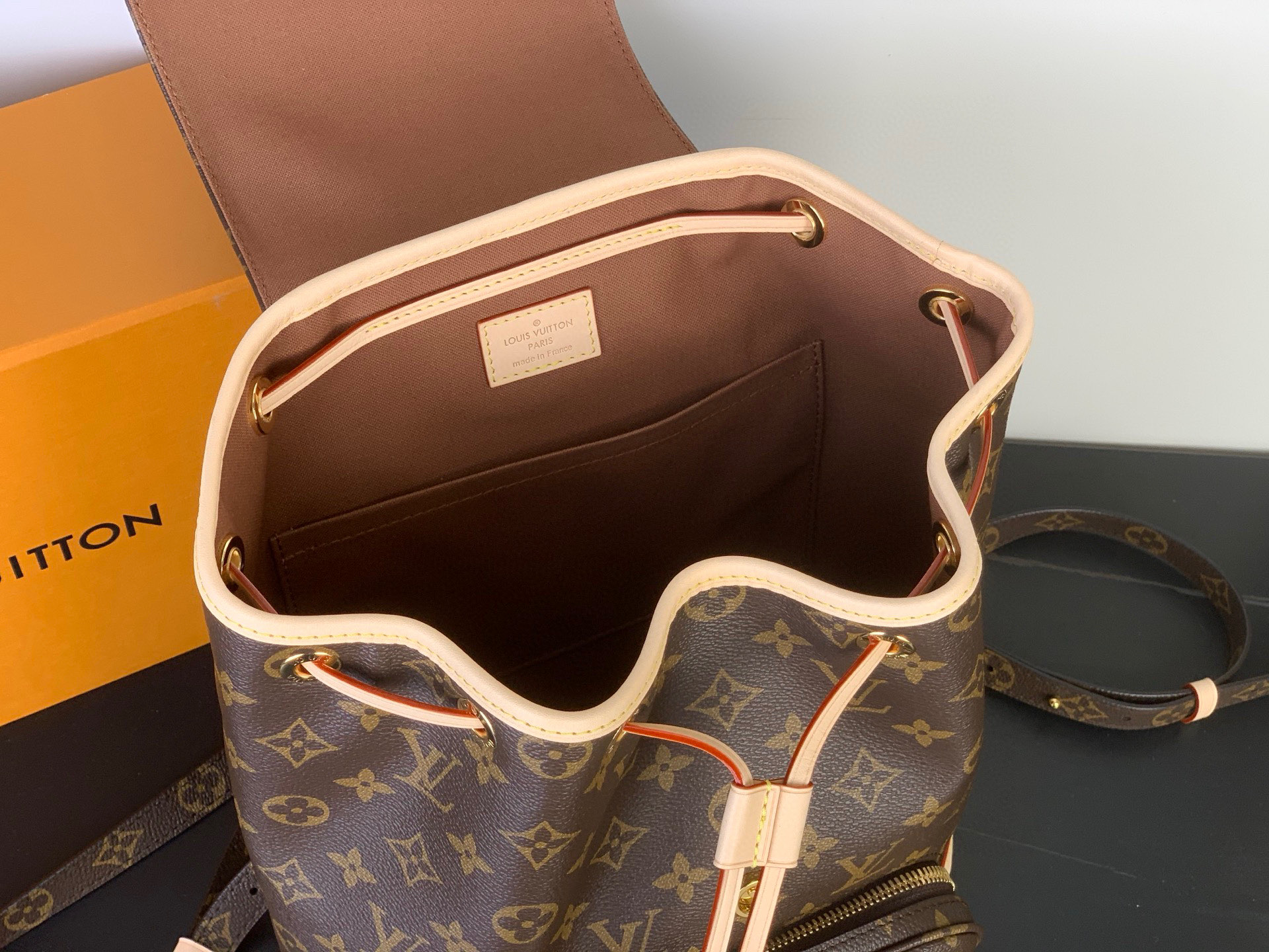 LV 高仿 Monogram Palm Springs 經典中號後背包｜歐美奢侈品精品推薦