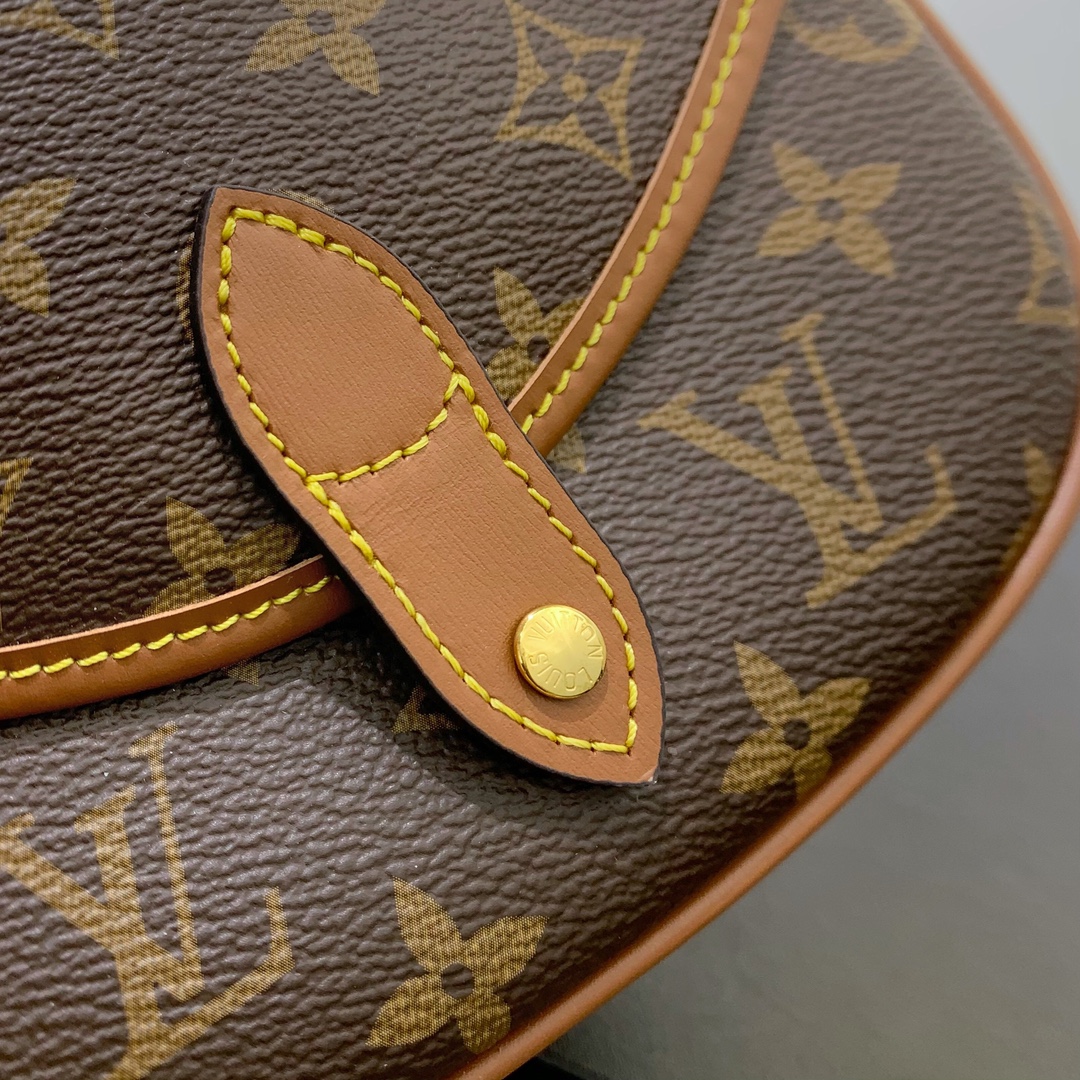 LV 一比一 Saumur Monogram 小號斜挎包 復古雙袋設計｜歐美奢侈品精品推薦