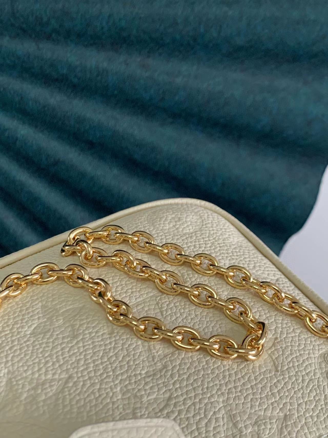 LV 一比一 Multi Pochette Accessoires 白色壓花腋下包｜歐美奢侈品精品推薦