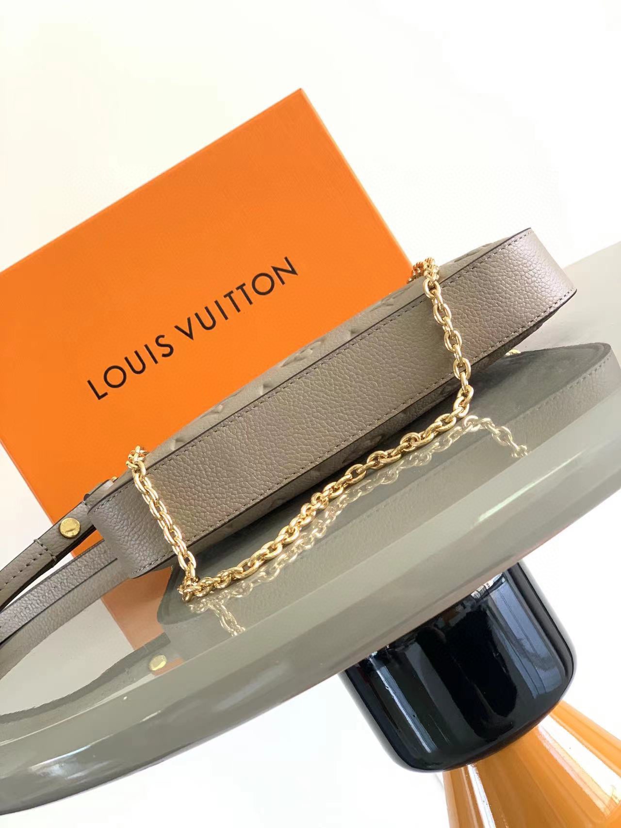 LV 高仿灰米色壓花鏈條腋下包 百搭優雅迷你設計｜歐美奢侈品精品推薦