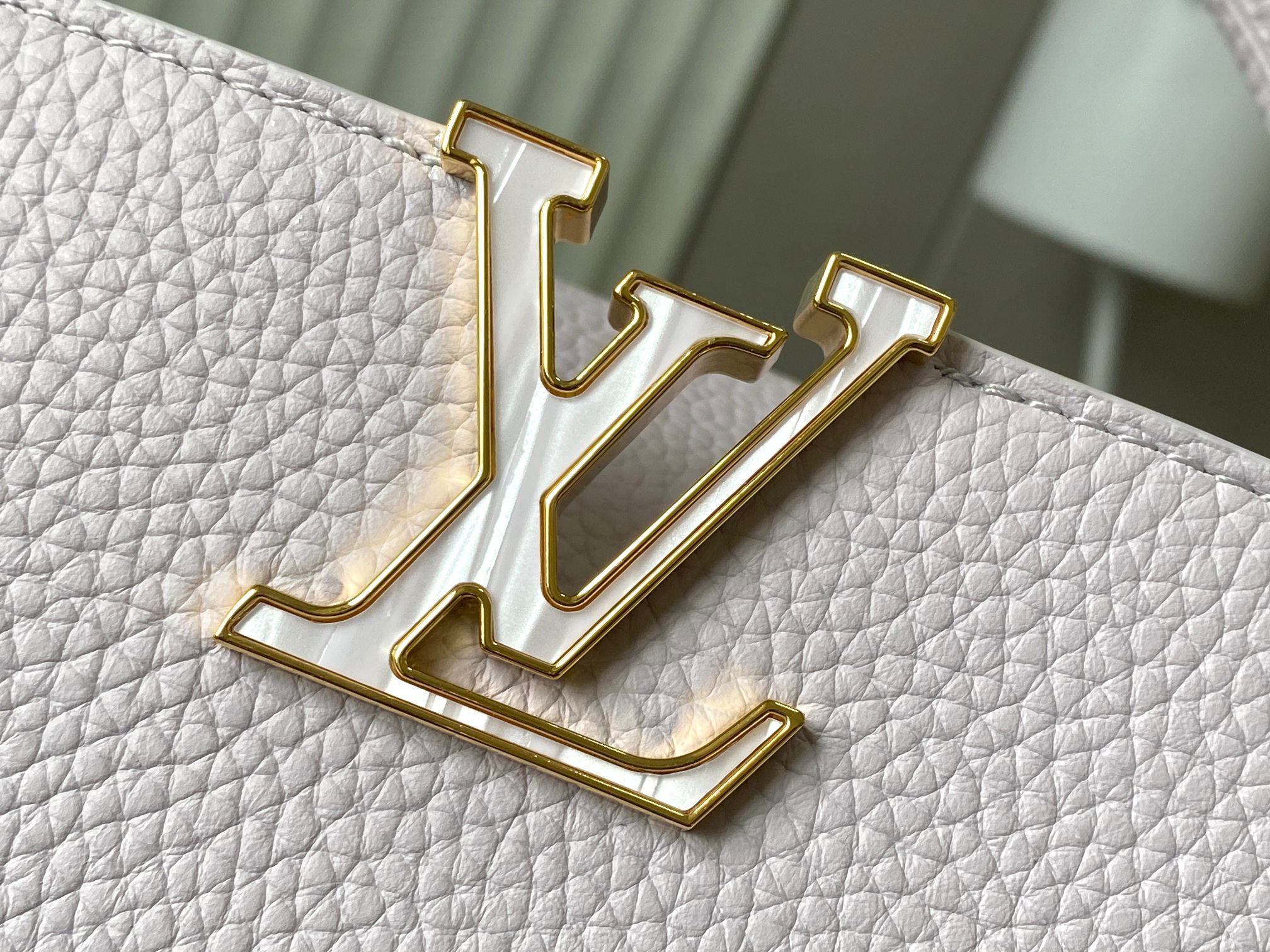 LV A貨淡紫色金鏈花飾手提包 大號優雅百搭款｜歐美奢侈品精品推薦