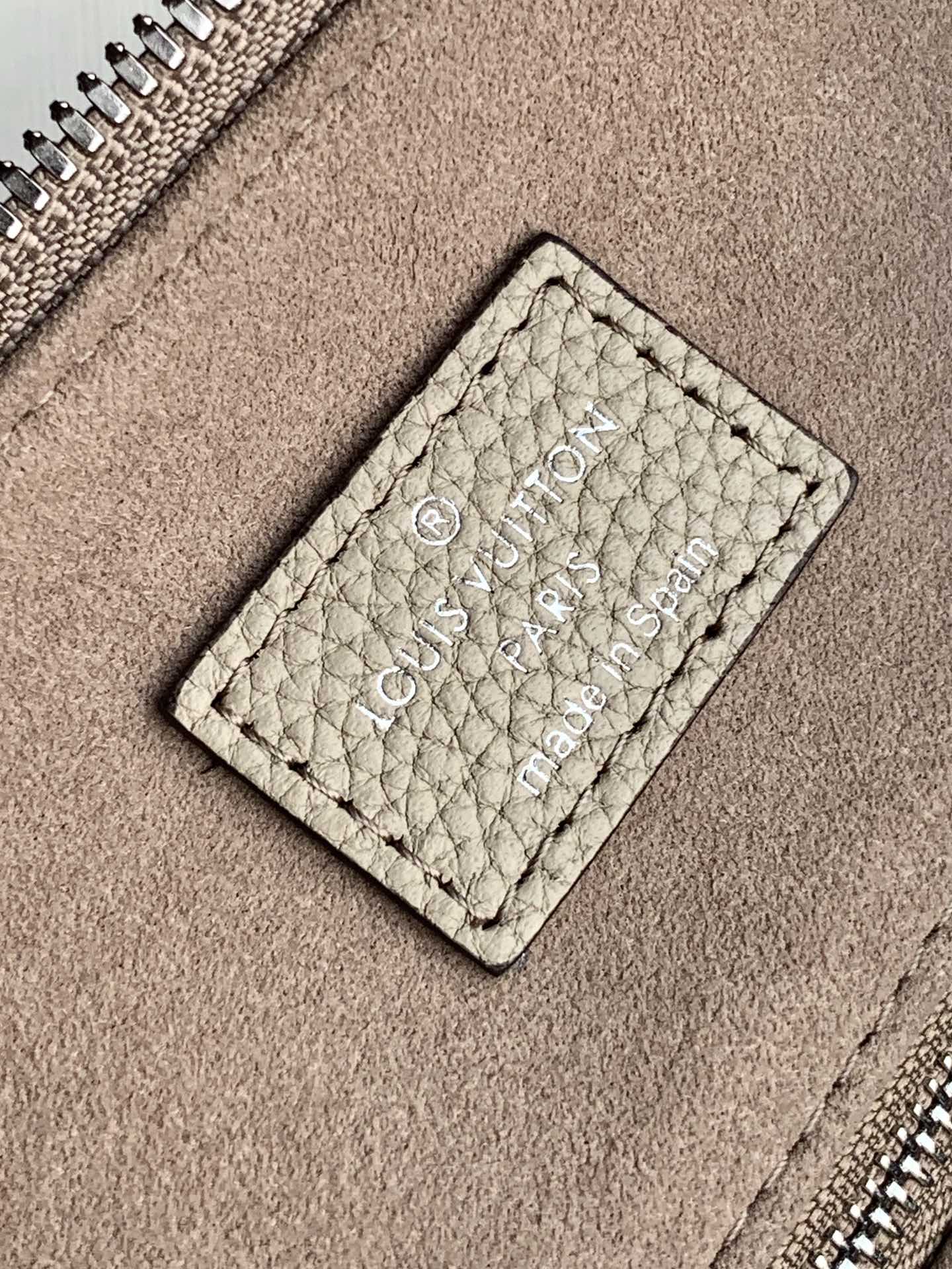 LV 精品仿製 Mahina 米色手提包 編織手柄斜挎款｜歐美奢侈品精品推薦