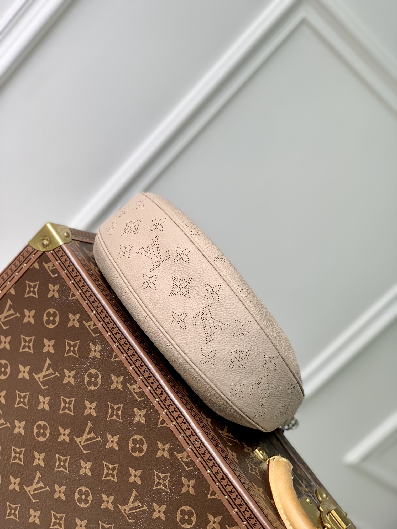 LV 一比一 米色半月包 鏈條小圓包優雅款｜歐美奢侈品精品推薦