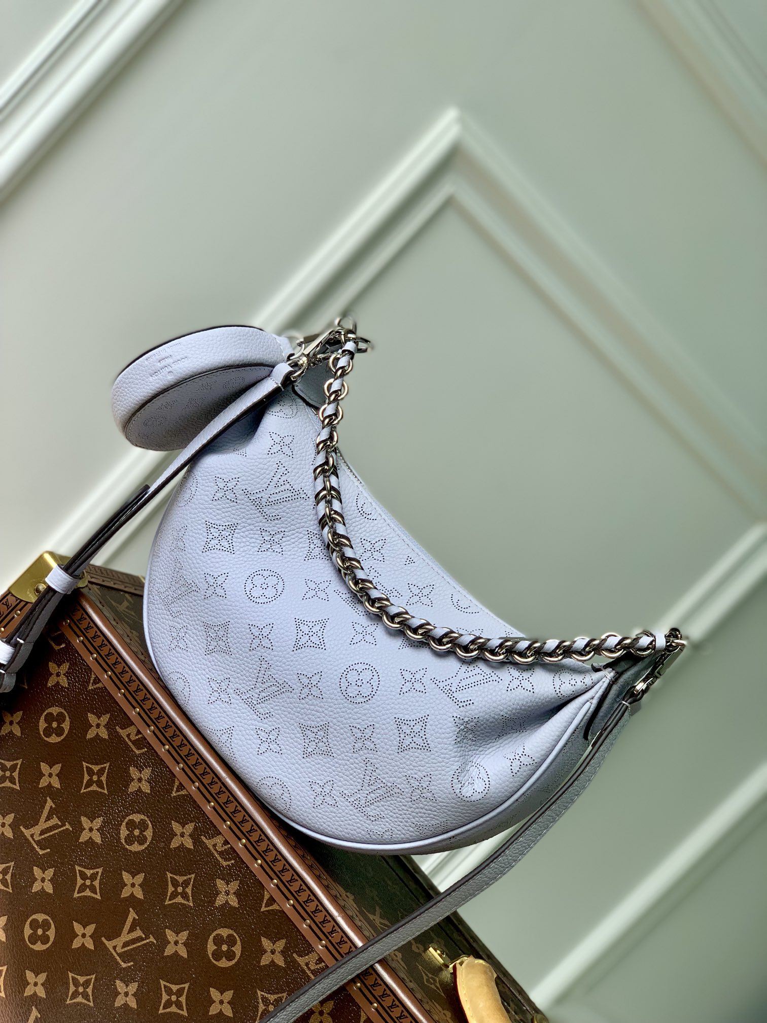 LV 高仿 白色半月包 小圓包鏈條百搭款｜歐美奢侈品精品推薦