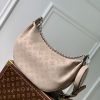 LV 高仿 米色半月包 鏈條小圓包百搭款｜歐美奢侈品精品推薦