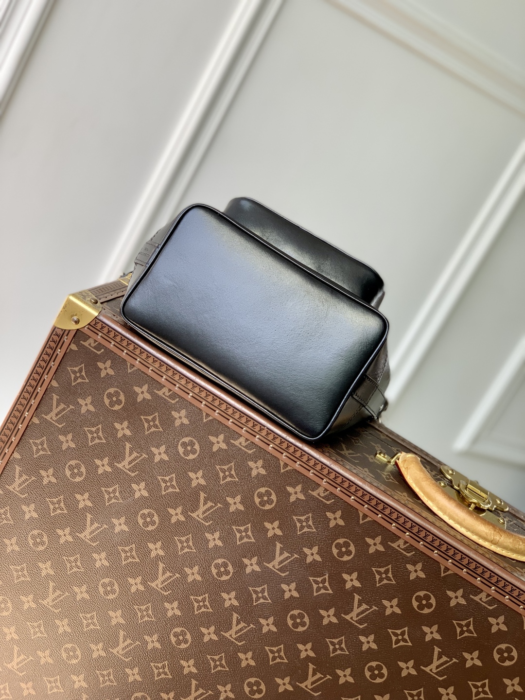 LV 高仿 黑色水桶包 經典抽繩設計百搭款｜歐美奢侈品精品推薦
