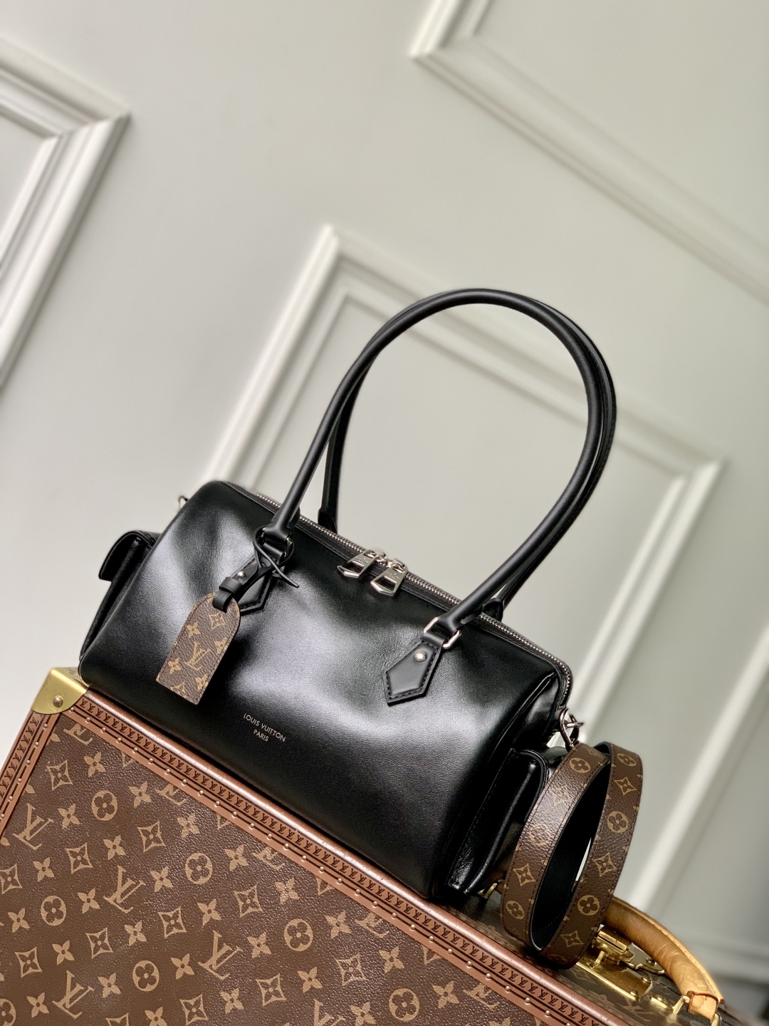LV 高仿 黑色手提包 Monogram肩帶商務款