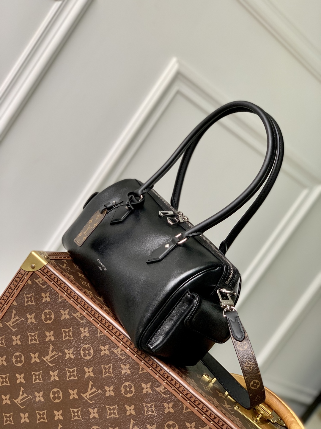 LV 高仿 黑色手提包 Monogram肩帶商務款｜歐美奢侈品精品推薦