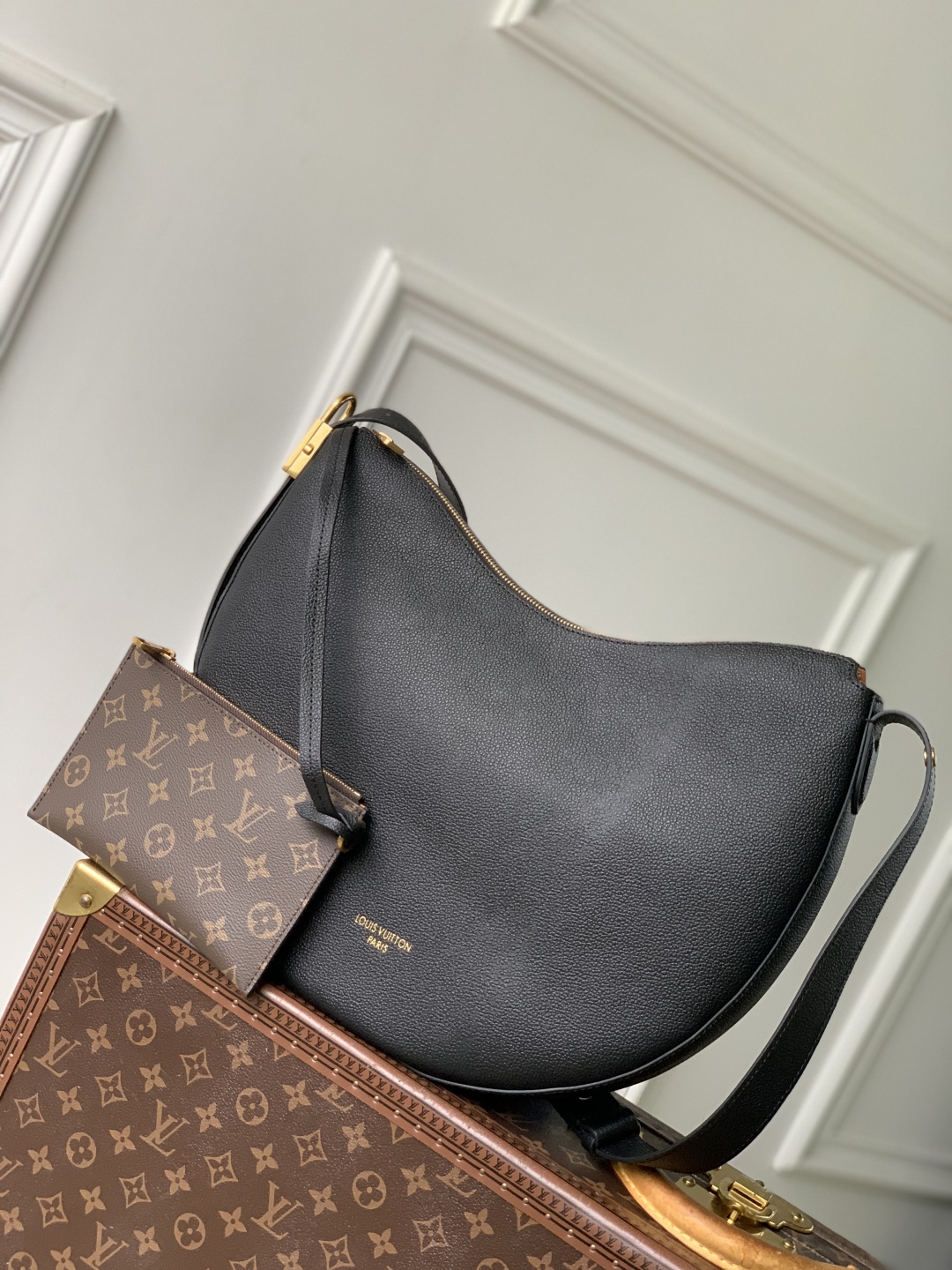 LV 高仿 黑色弧形肩背包 Monogram小包搭配款