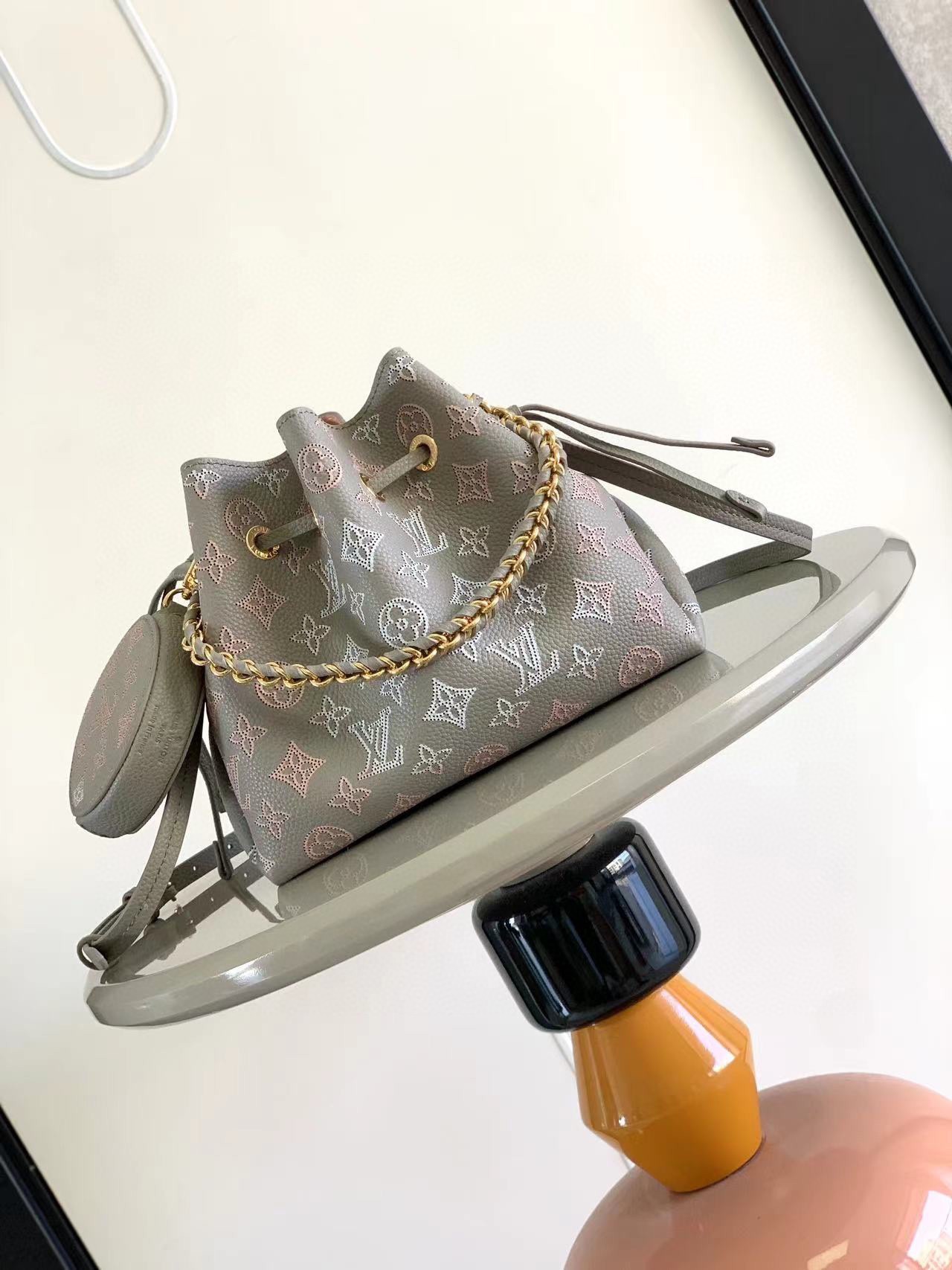 LV A貨 Monogram拼色水桶包 金鏈肩帶附圓包設計