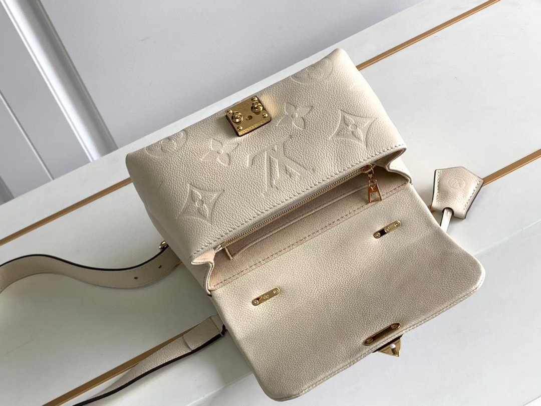 LV 高仿 Monogram壓紋鎖扣手提包 米白色金扣設計｜歐美奢侈品精品推薦