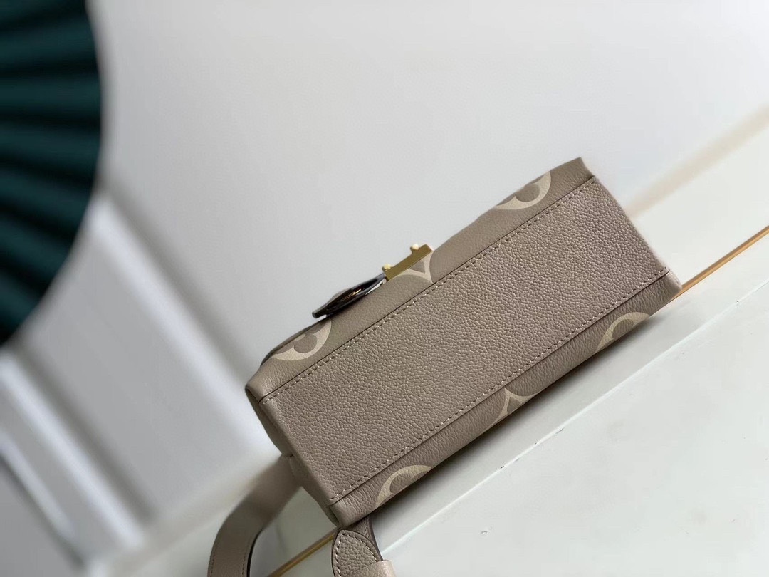LV 原單 Monogram壓紋鎖扣手提包 米駝色金扣款｜歐美奢侈品精品推薦