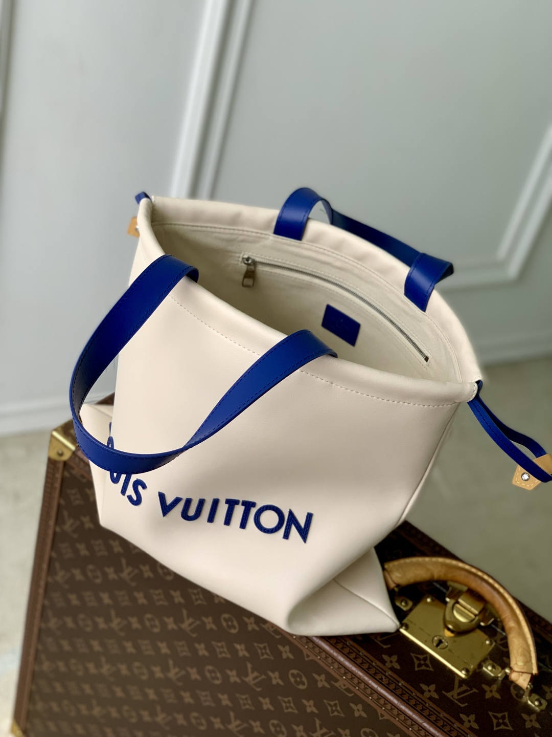 LV 精品仿製 簡約帆布托特包 奶白藍色手提款｜歐美奢侈品精品推薦