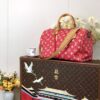 LV 高仿波士頓包 M24420 紅色Monogram 大容量旅行款｜歐美奢侈品精品推薦