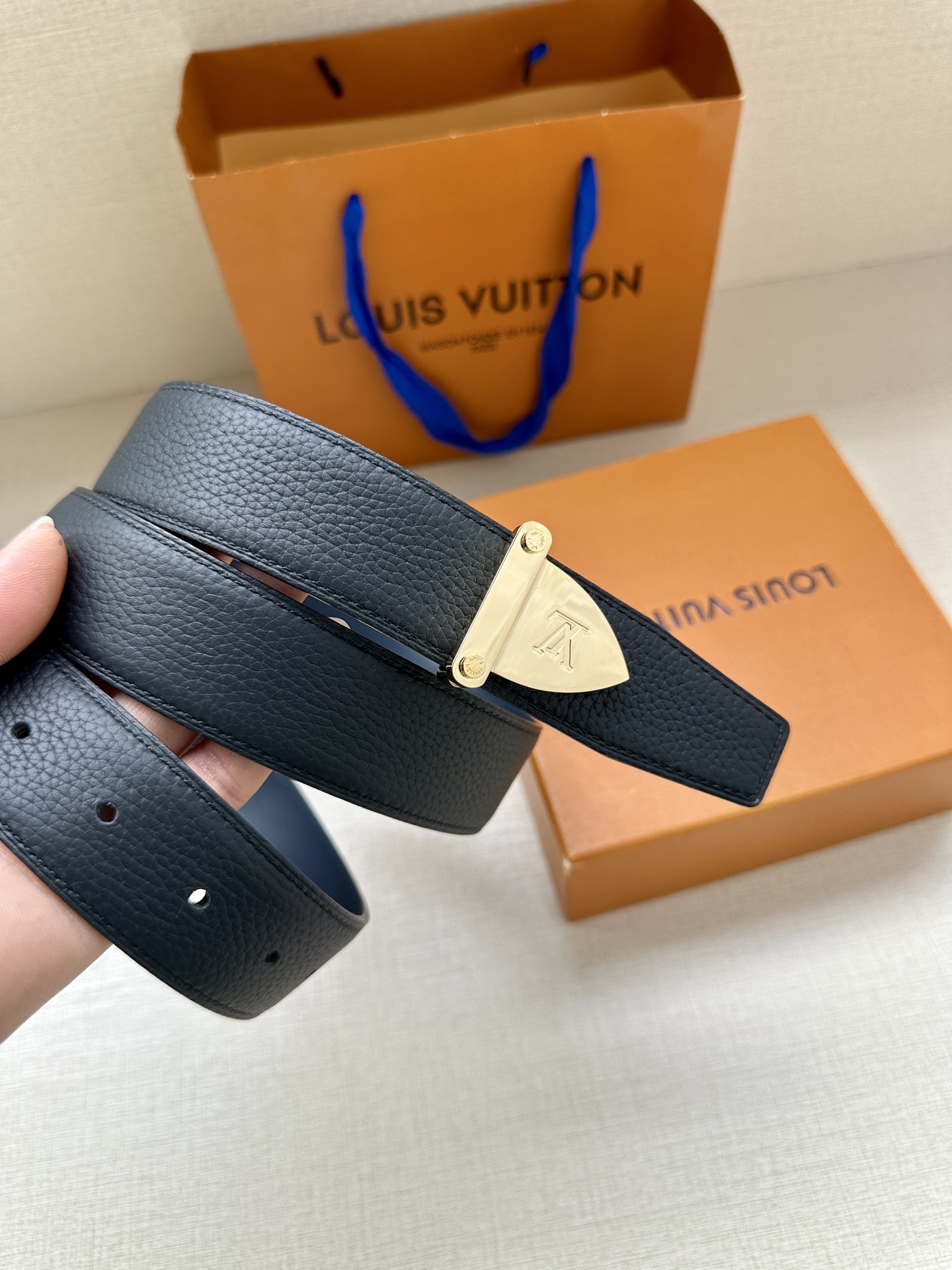LV 高仿男士皮帶 金扣簡約百搭款｜歐美奢侈品精品推薦