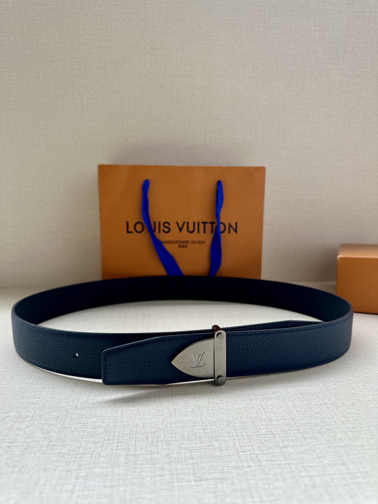 LV 原單男士皮帶 深藍色銀扣簡約款｜歐美奢侈品精品推薦