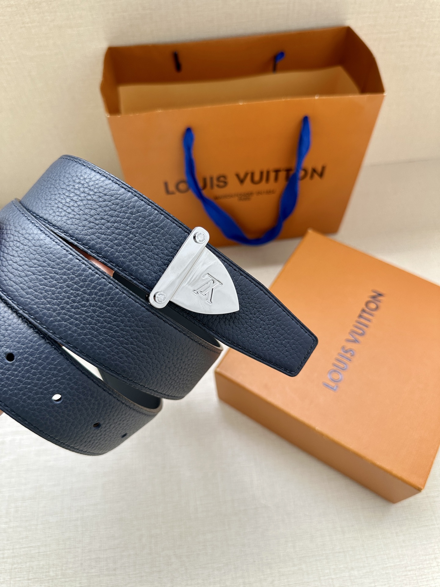 LV 原單男士皮帶 深藍色銀扣簡約款｜歐美奢侈品精品推薦
