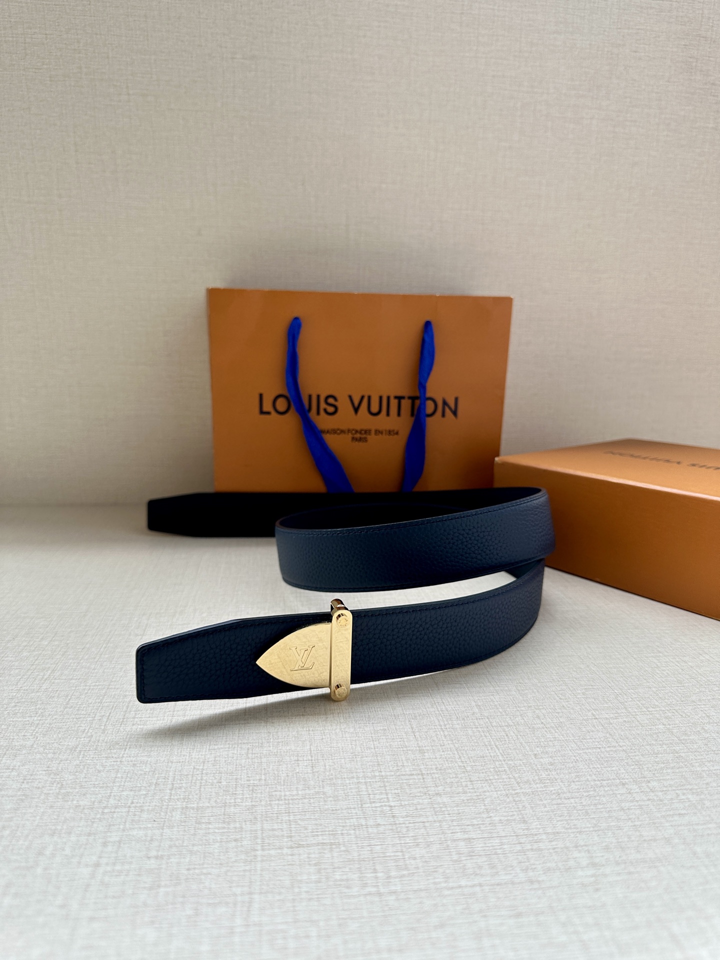 LV 原單男士皮帶 深藍色銀扣簡約款｜歐美奢侈品精品推薦